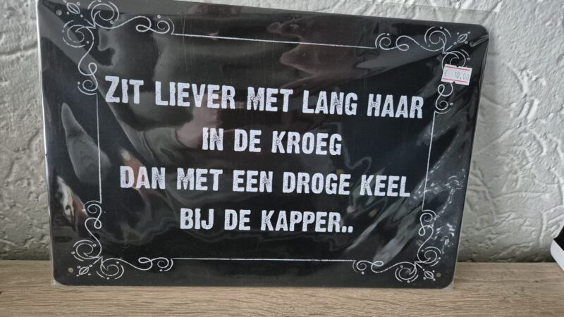 Zit liever met lang haar in de kroeg